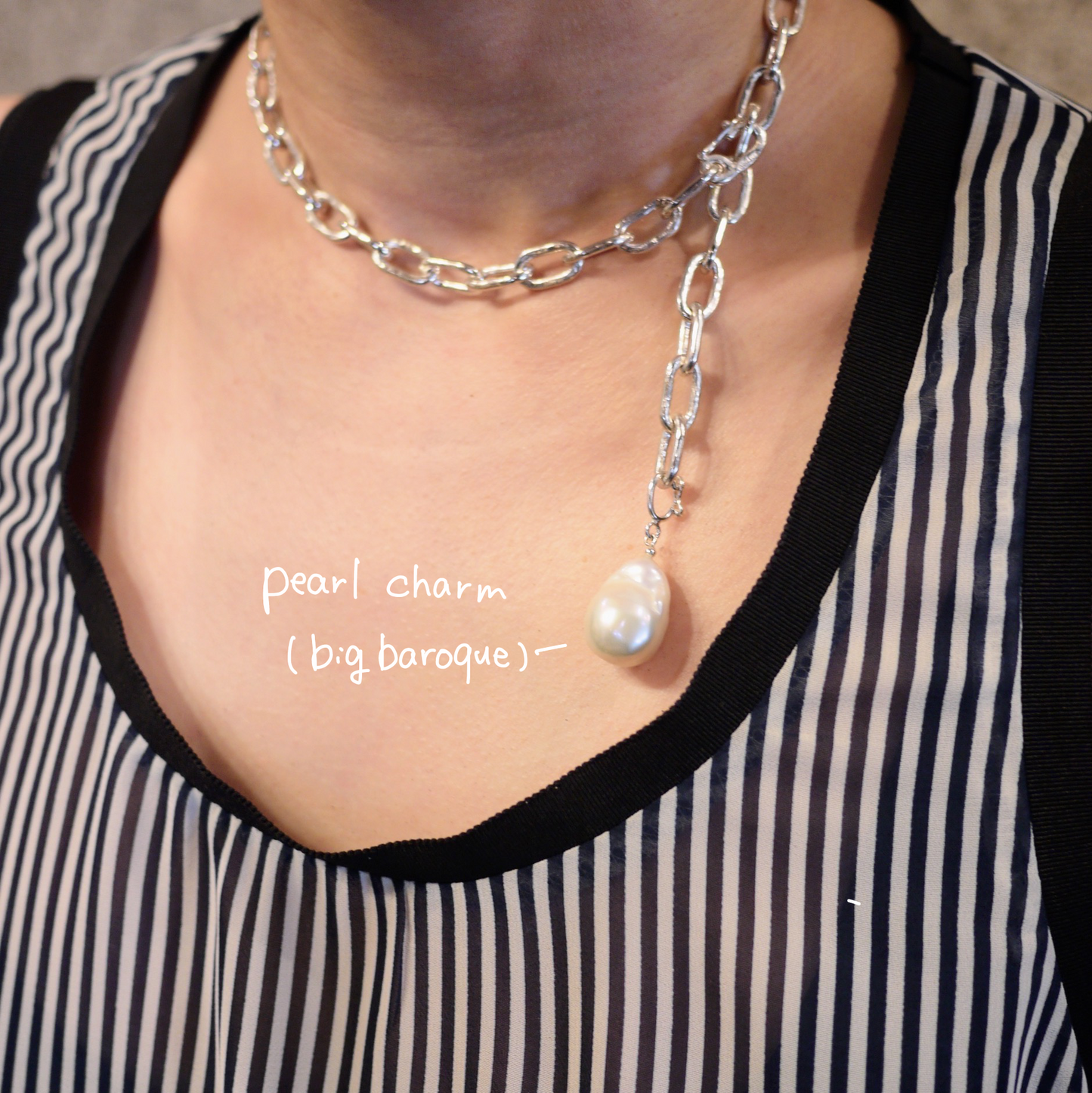 pearl charm (big baroque)