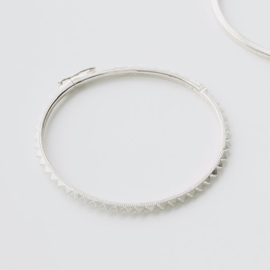Studs bangle