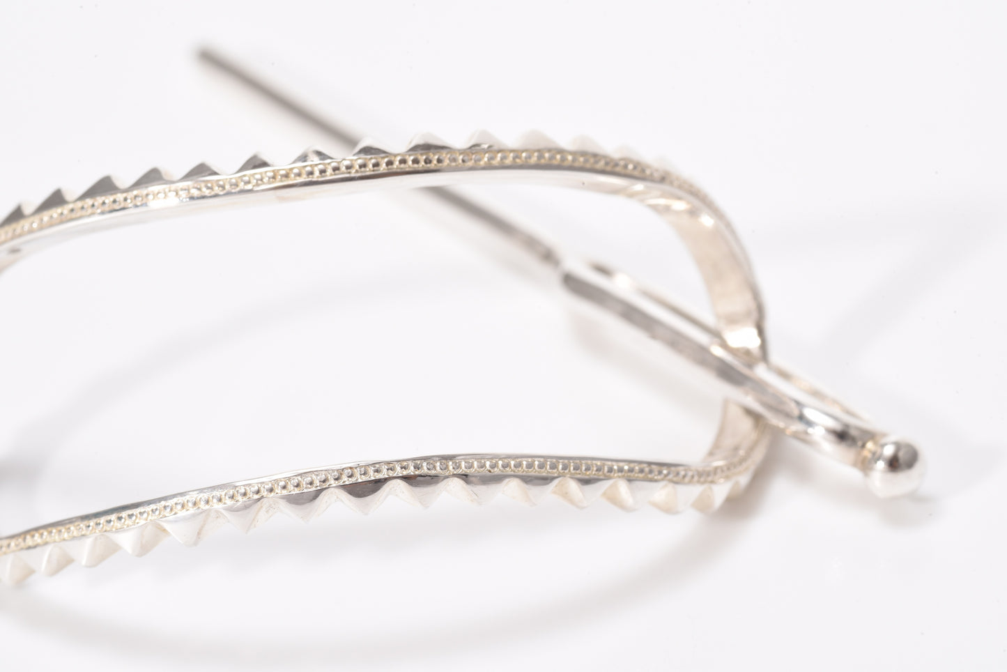 majeste studs hair pin