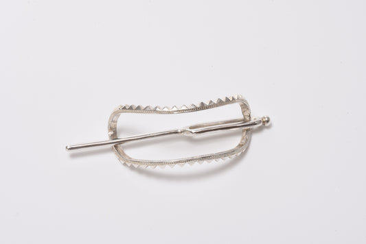 majeste studs hair pin