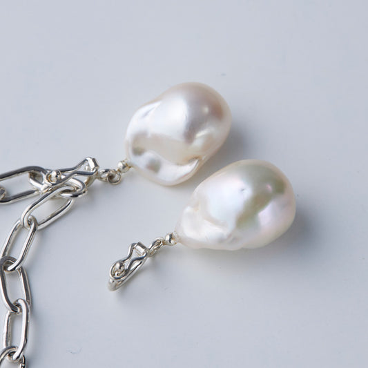 pearl charm (big baroque)