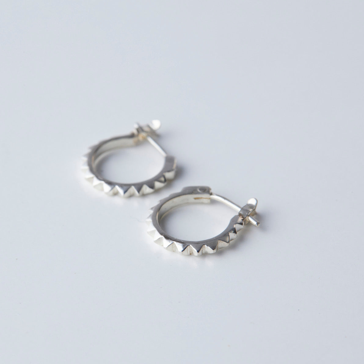 mini spike hoop earrings（1pair）