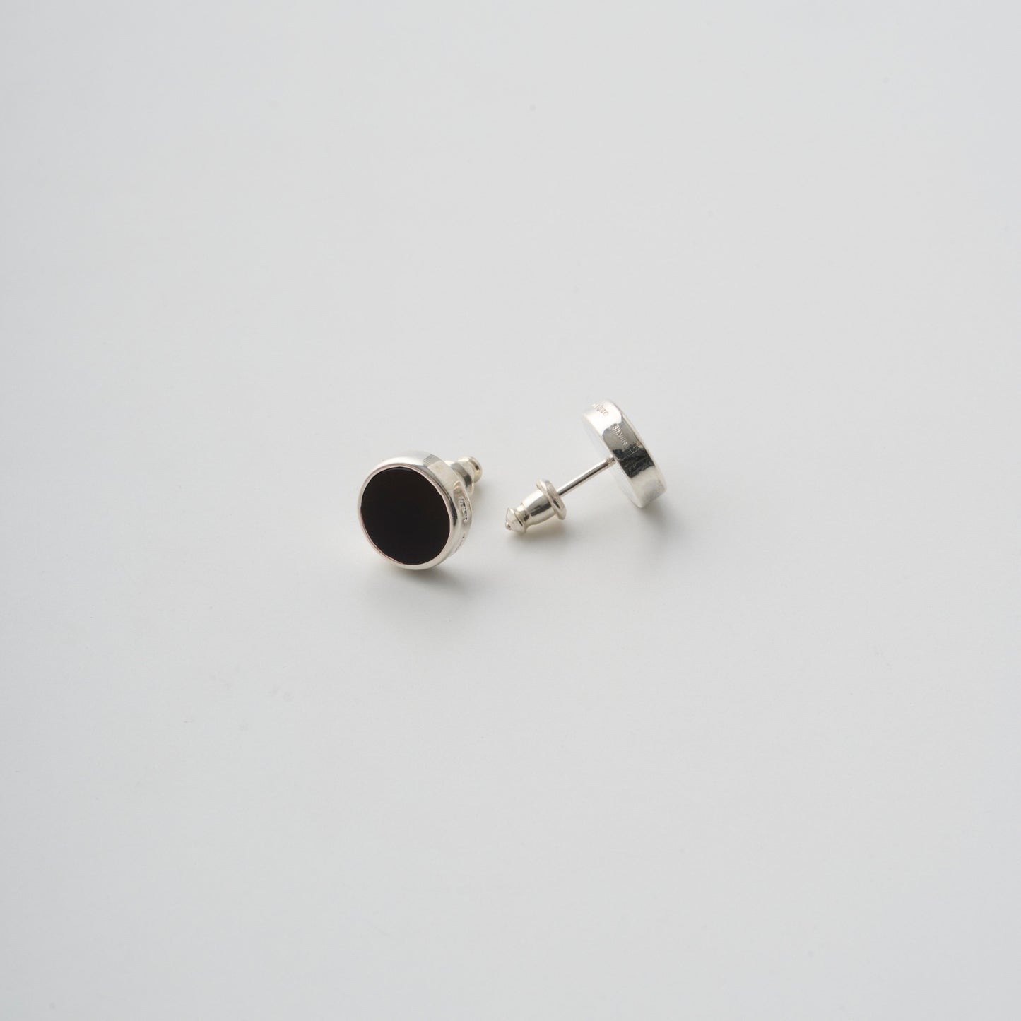 Stone stud earrings (1pair) 全2色